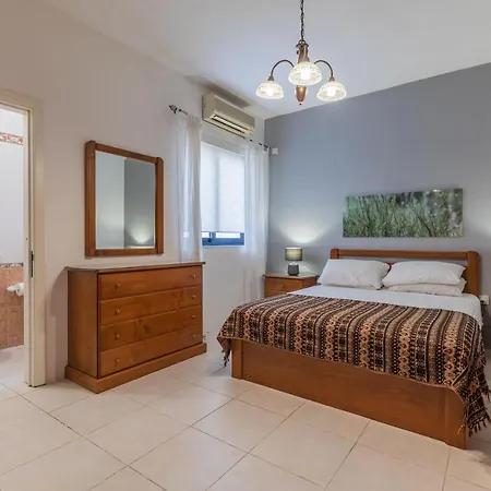 Stunning - Seafront 3-bedroom 6th Floor