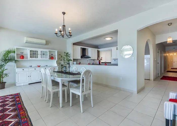 Stunning - Seafront 3-bedroom 6th Floor Apartamento