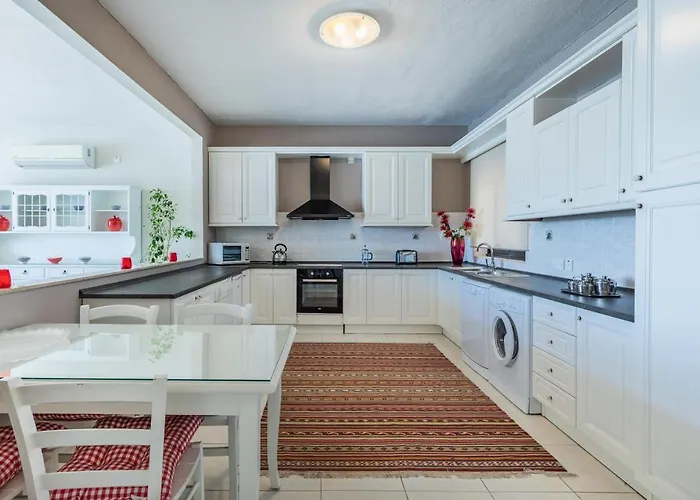 Stunning - Seafront 3-bedroom 6th Floor Apartamento Sliema